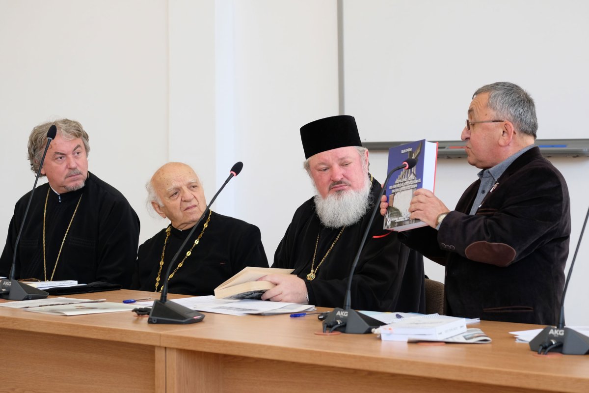 Colocviul de literatură creştină al Ziarului Lumina 30250