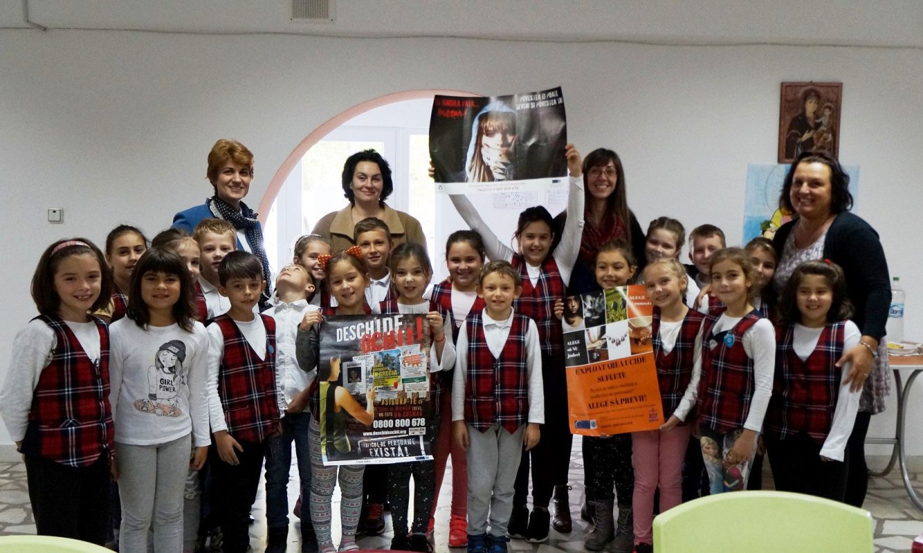 Sesiune de informare asupra traficului de persoane, la Deva 30222