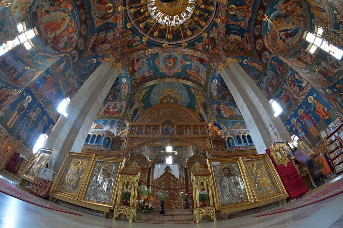 Sfinţirea Bisericii „Sfântul Ierarh Nectarie“ din Iaşi 30204