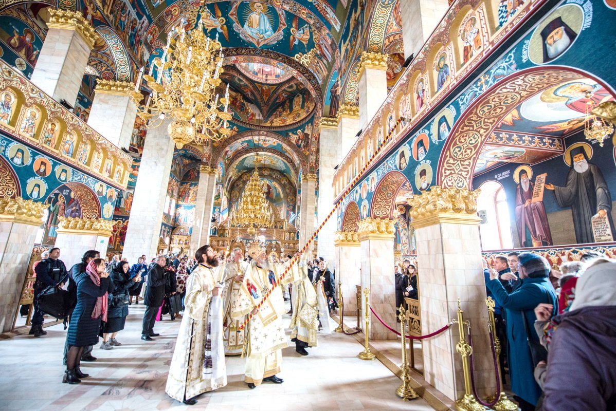 Sfânta Parascheva și-a primit închinătorii de ziua ei 30169