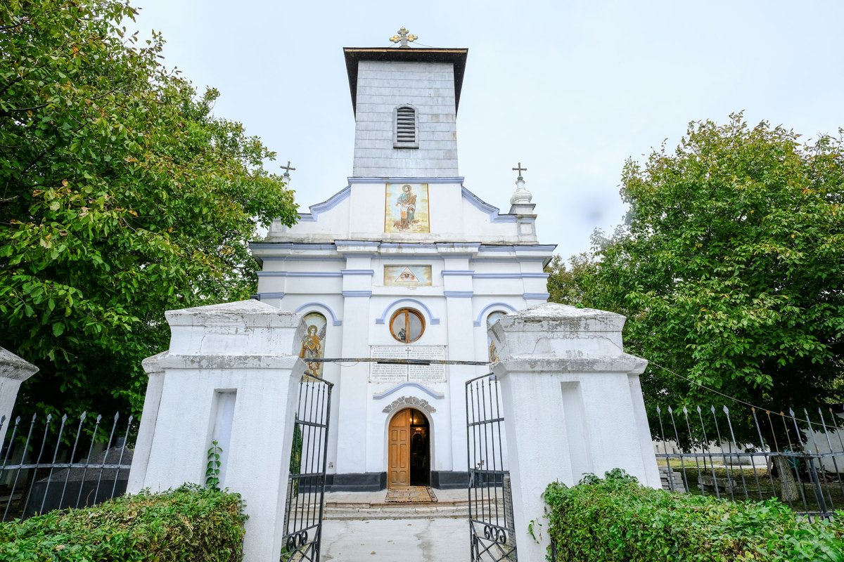 Lumina Bisericii Sfântului Luca din Brânceni 30095