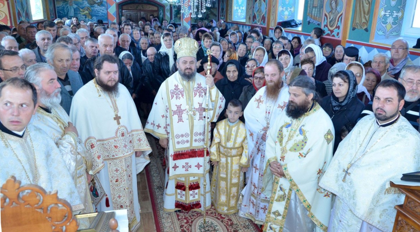 Slujiri arhiereşti în Duminica a 21-a după Rusalii 30063