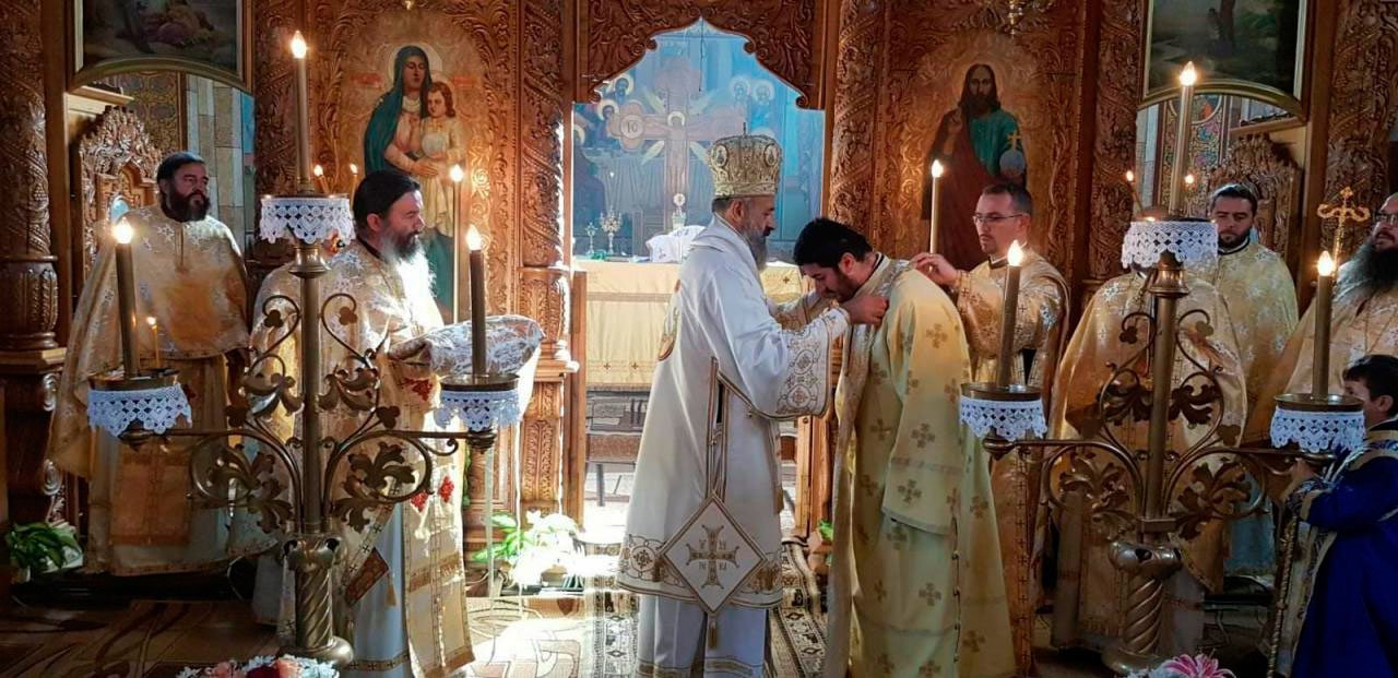 Slujiri arhiereşti în Duminica a 21-a după Rusalii 30064