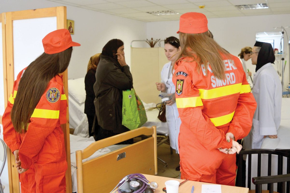 Echipa „Providenţa“, voluntariat pentru pelerine 29987