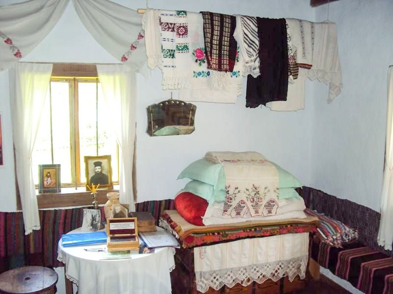 La căsuţa natală a Sfântului Ioan Iacob Hozevitul 30034