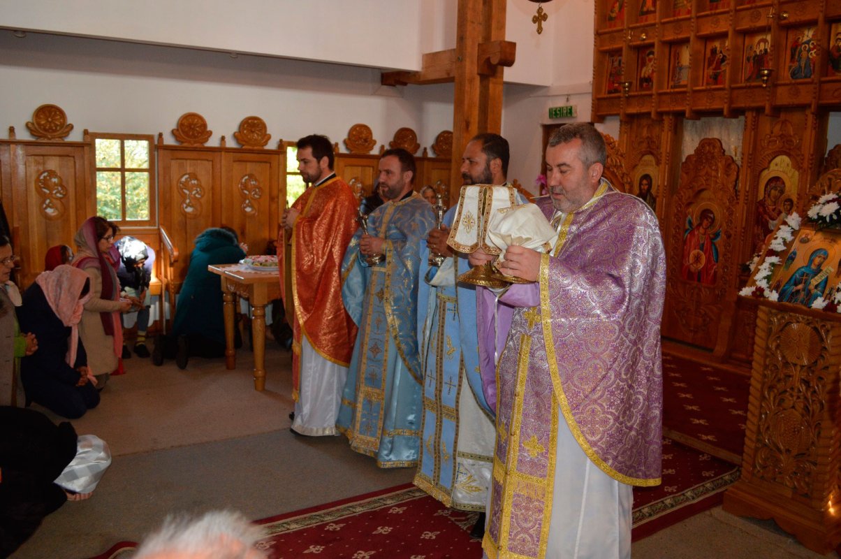 Pelerini pe meleaguri gorjene de Sfânta Parascheva 30012