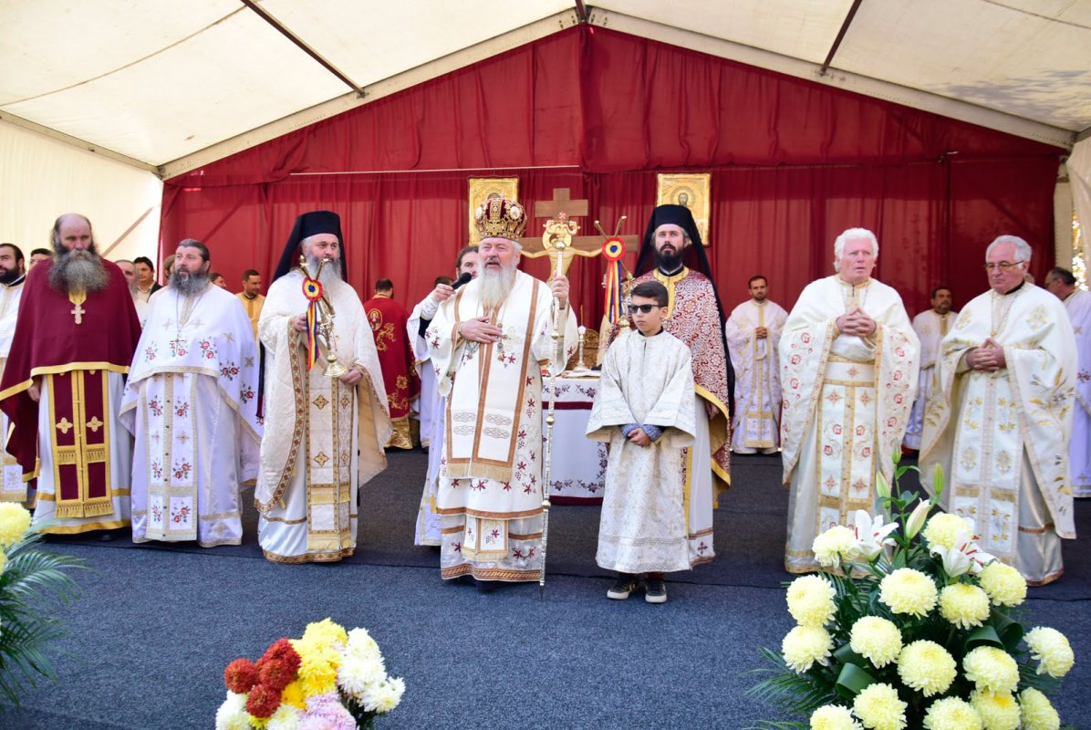 Hramuri şi slujiri arhiereşti de Sfinţii Mărturisitori Ardeleni 29744