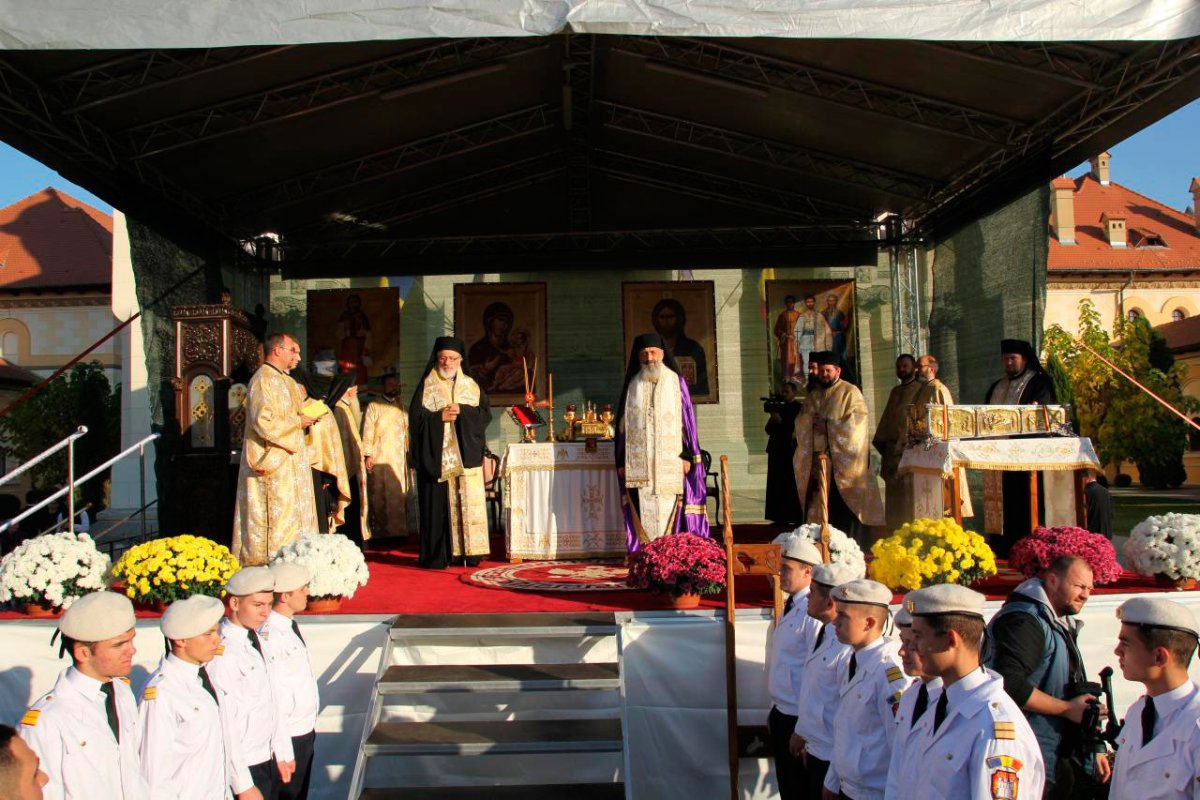 Hramuri şi slujiri arhiereşti de Sfinţii Mărturisitori Ardeleni 29745