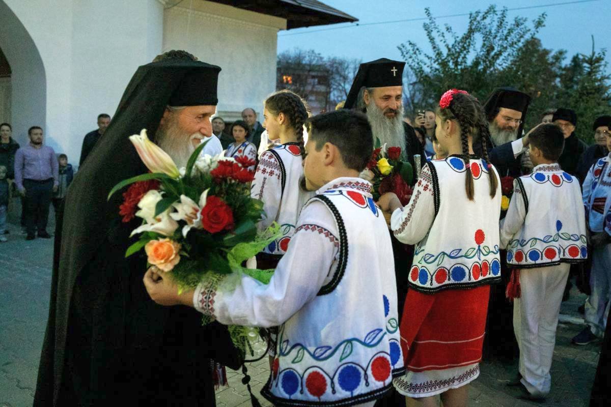Întâmpinarea oficială a noului Episcop al Huşilor 29703