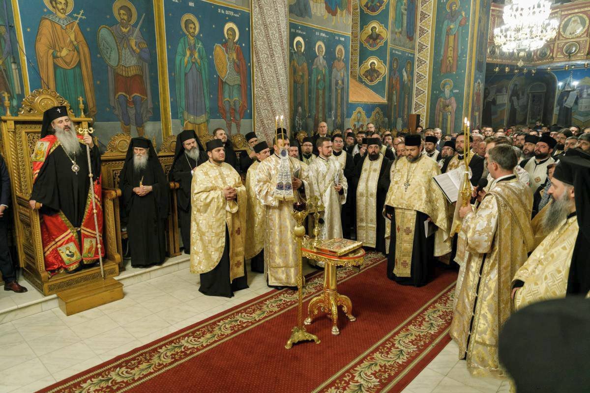 Întâmpinarea oficială a noului Episcop al Huşilor 29704