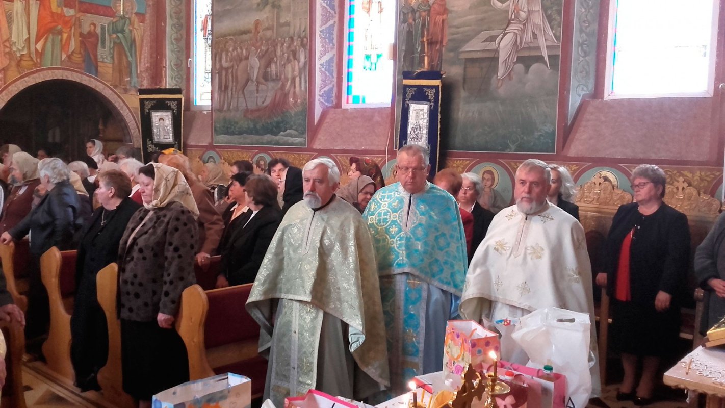 Târnosiri şi slujbe arhiereşti în Duminica a 23-a după Rusalii 29671