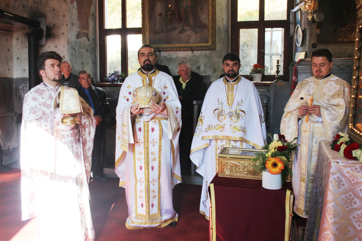 Târnosiri şi slujbe arhiereşti în Duminica a 23-a după Rusalii 29673