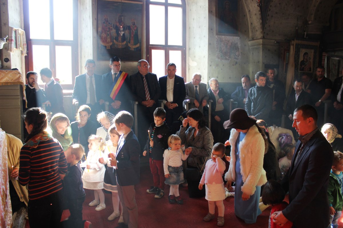 Târnosiri şi slujbe arhiereşti în Duminica a 23-a după Rusalii 29674