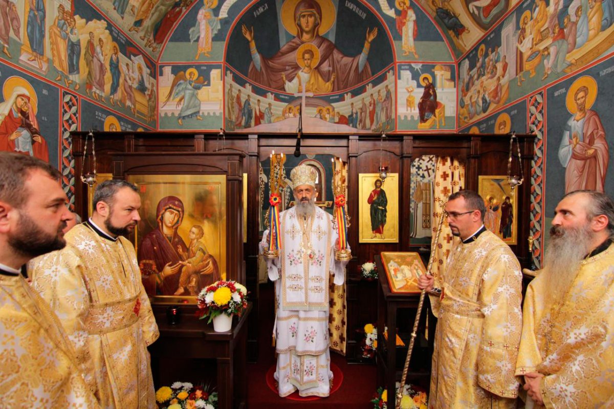 Târnosiri şi slujbe arhiereşti în Duminica a 23-a după Rusalii 29675