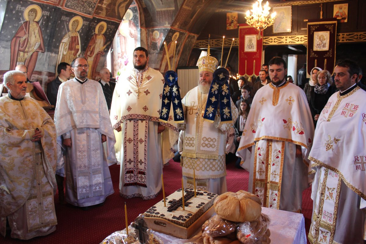 Târnosiri şi slujbe arhiereşti în Duminica a 23-a după Rusalii 29676