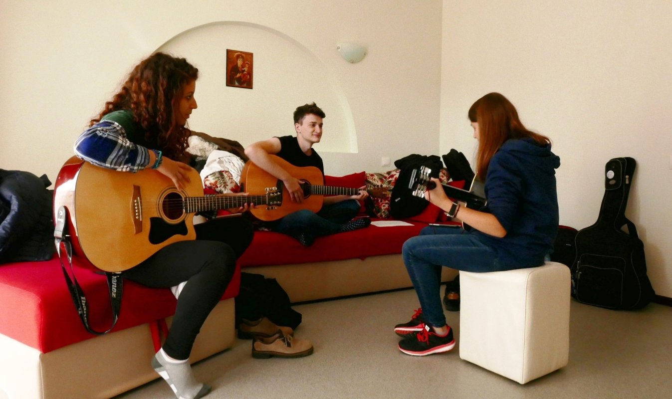 Activitate cu voluntarii din tabere, la Sângeorz Băi 29588