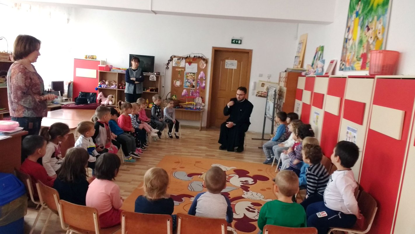 „Sfântul Mare Mucenic Dimitrie în mijlocul copiilor” 29564