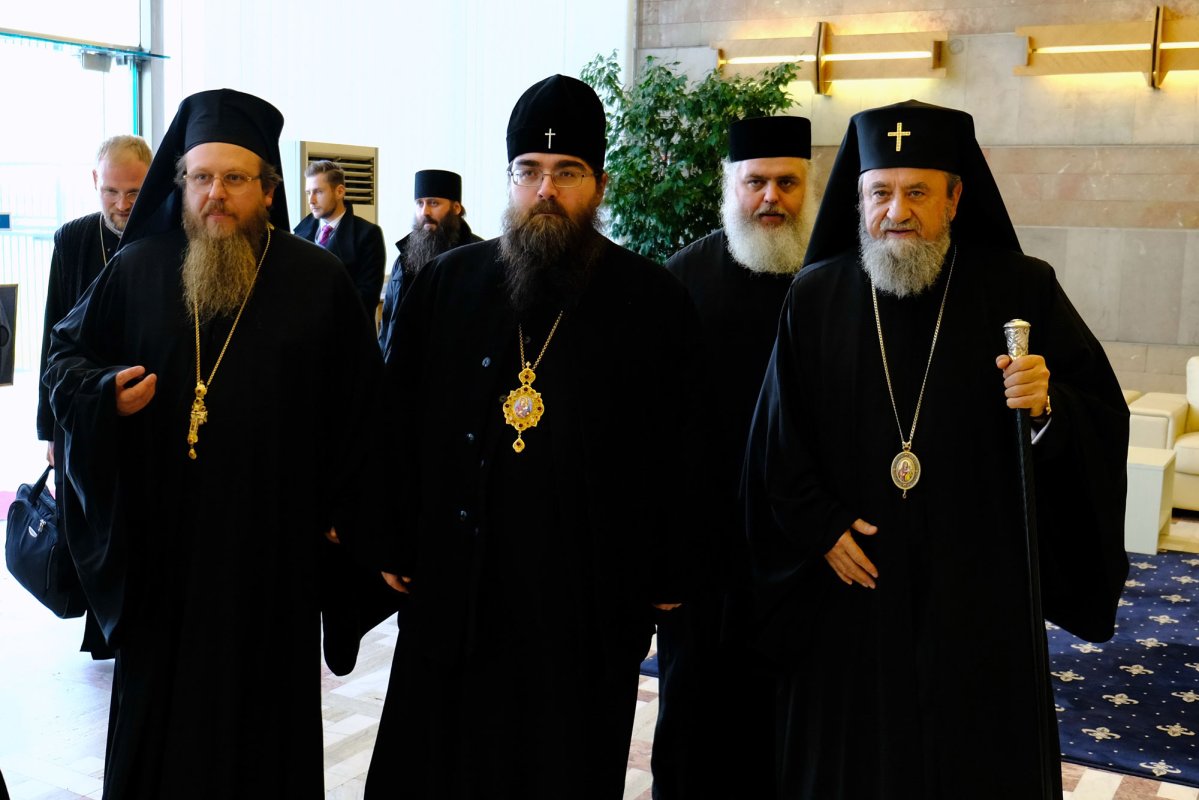 Delegația Bisericii Ortodoxe din Ţinuturile Cehiei şi din Slovacia a sosit în România 29491
