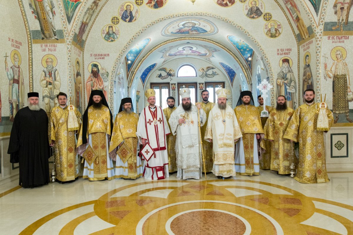 Preafericitul Părinte Rastislav a slujit la Catedrala Patriarhală 314727