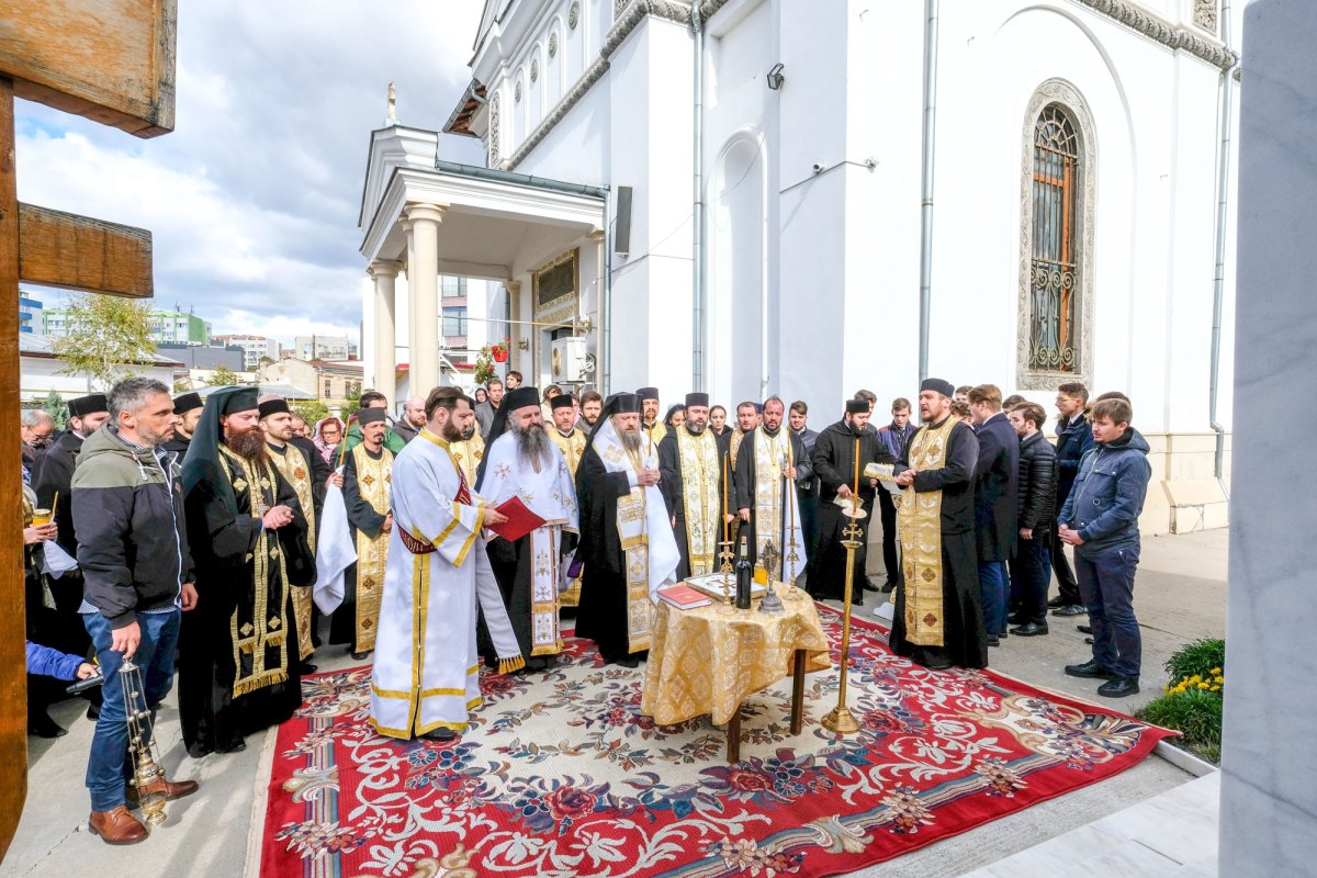 Rugăciuni pentru victimele de la Colectiv 29275