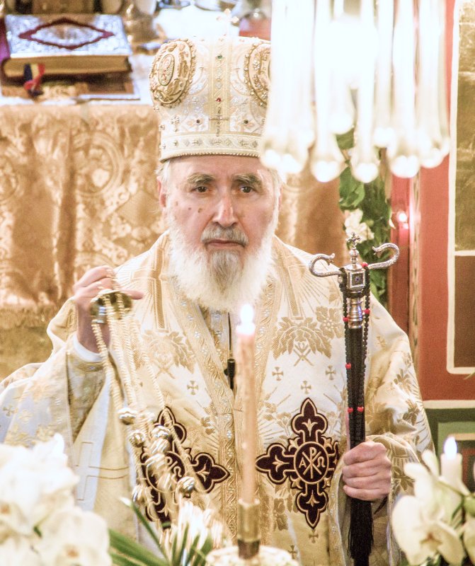 Sfinţire de catapeteasmă şi târnosire de biserică în Banat 29258