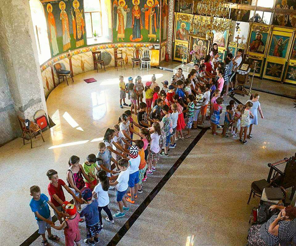 Comunitatea care își tămăduiește firea prin copii 29177