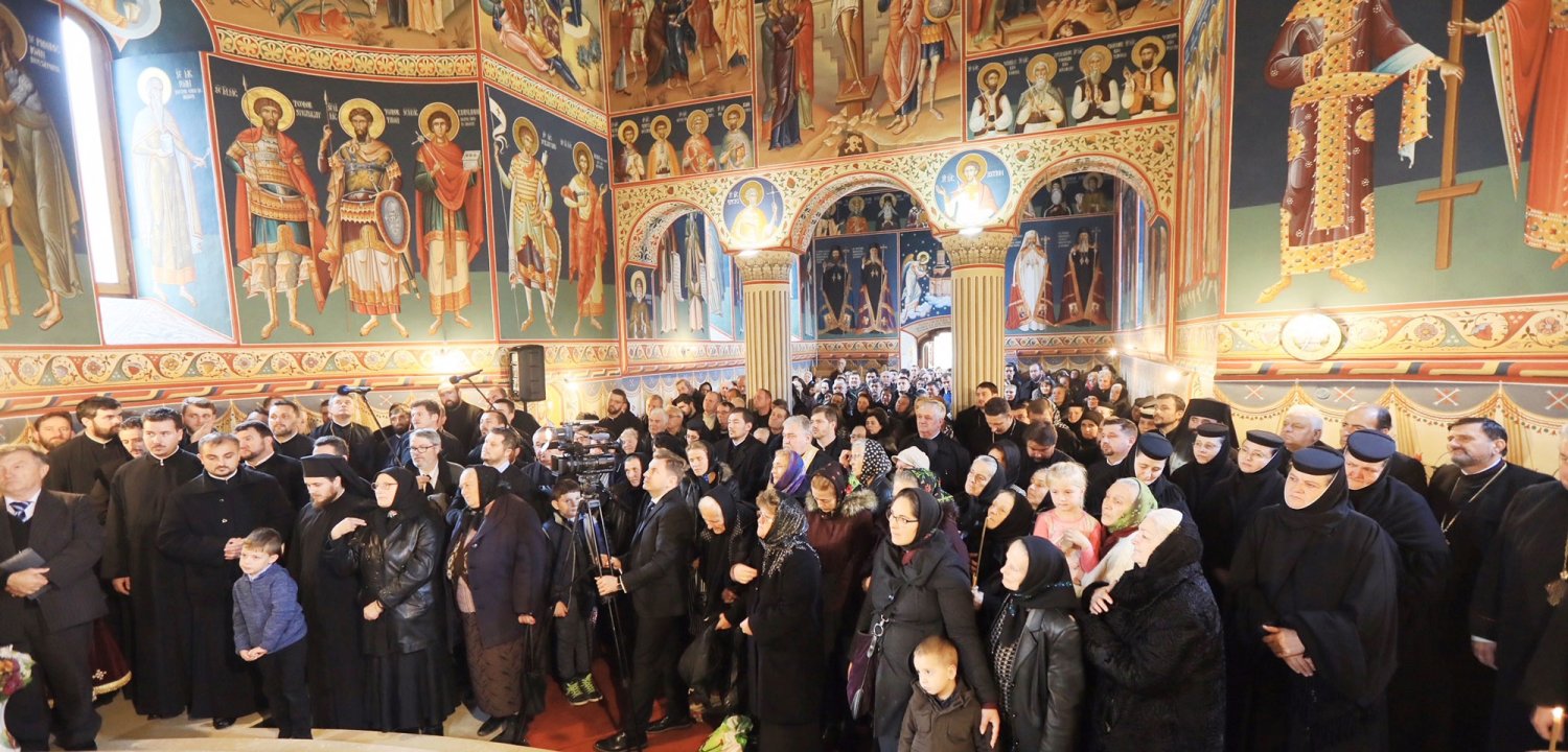 Parastas pentru Arhiepiscopul Justinian, la Mănăstirea Rohia 29124