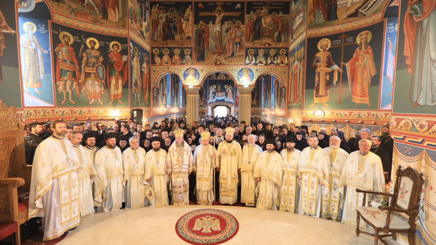 Parastas pentru Arhiepiscopul Justinian, la Mănăstirea Rohia 29126