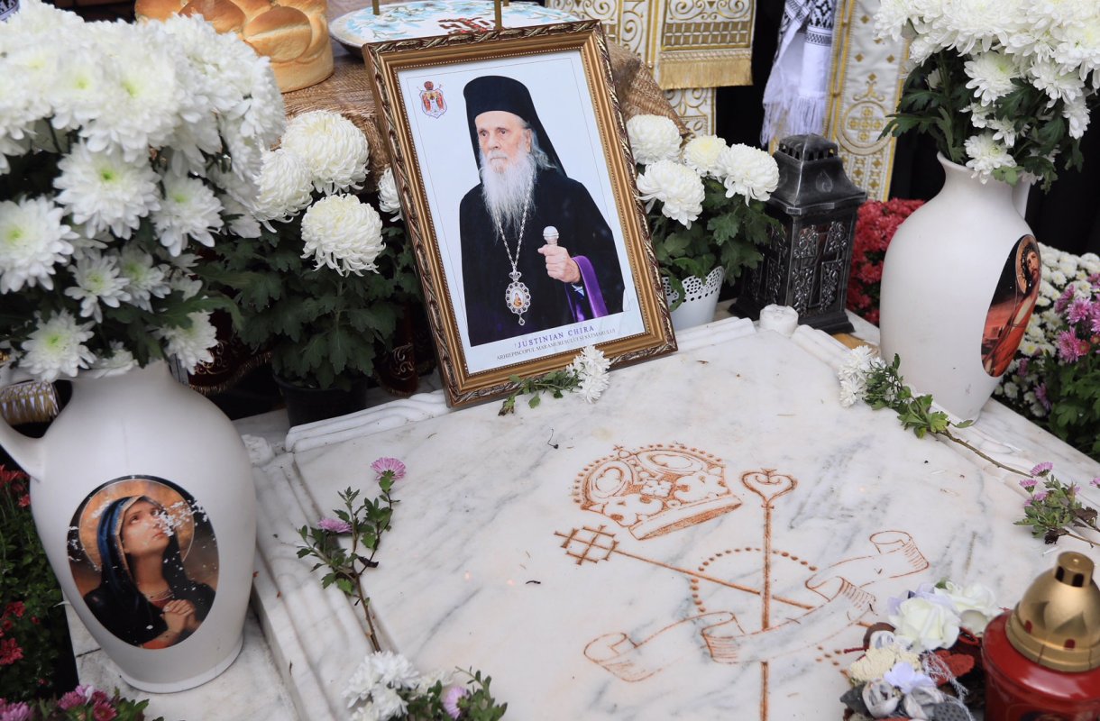 Parastas pentru Arhiepiscopul Justinian, la Mănăstirea Rohia 29128