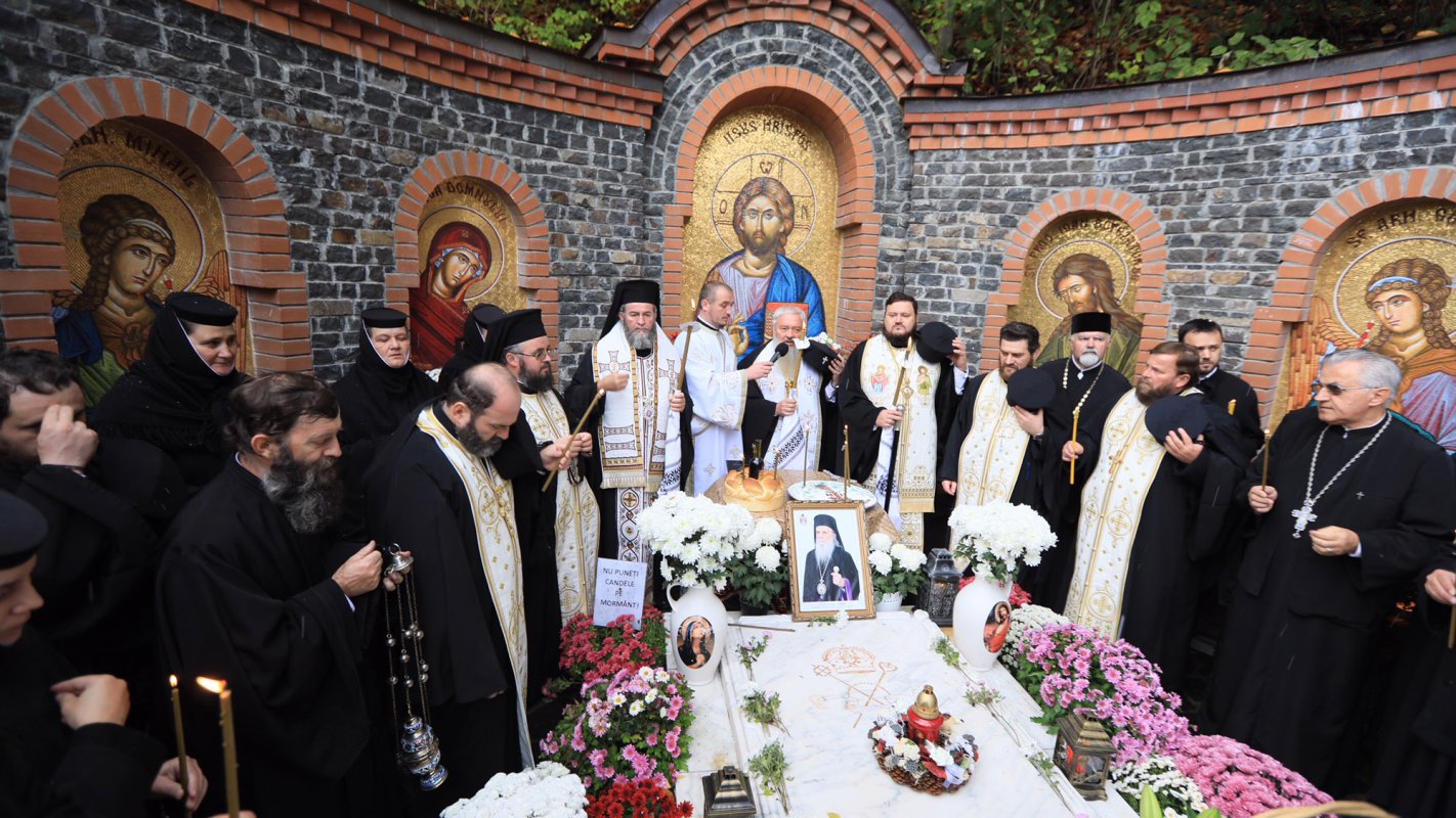 Parastas pentru Arhiepiscopul Justinian, la Mănăstirea Rohia 29129