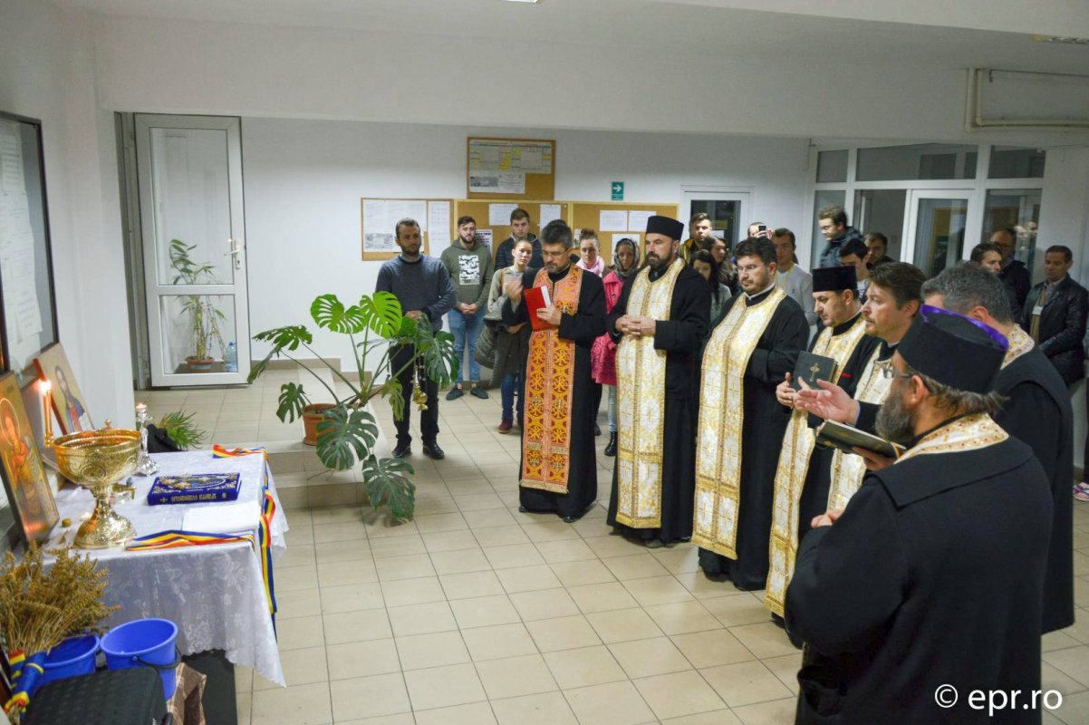 Sfinţirea căminelor Universităţii „Vasile Alecsandri“ din Bacău 28881