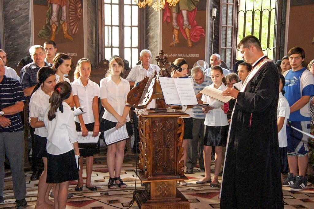 Copiii, simbolul, speranța și viitorul Parohiei Grindu 28819