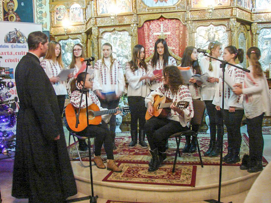 Copiii, simbolul, speranța și viitorul Parohiei Grindu 28820