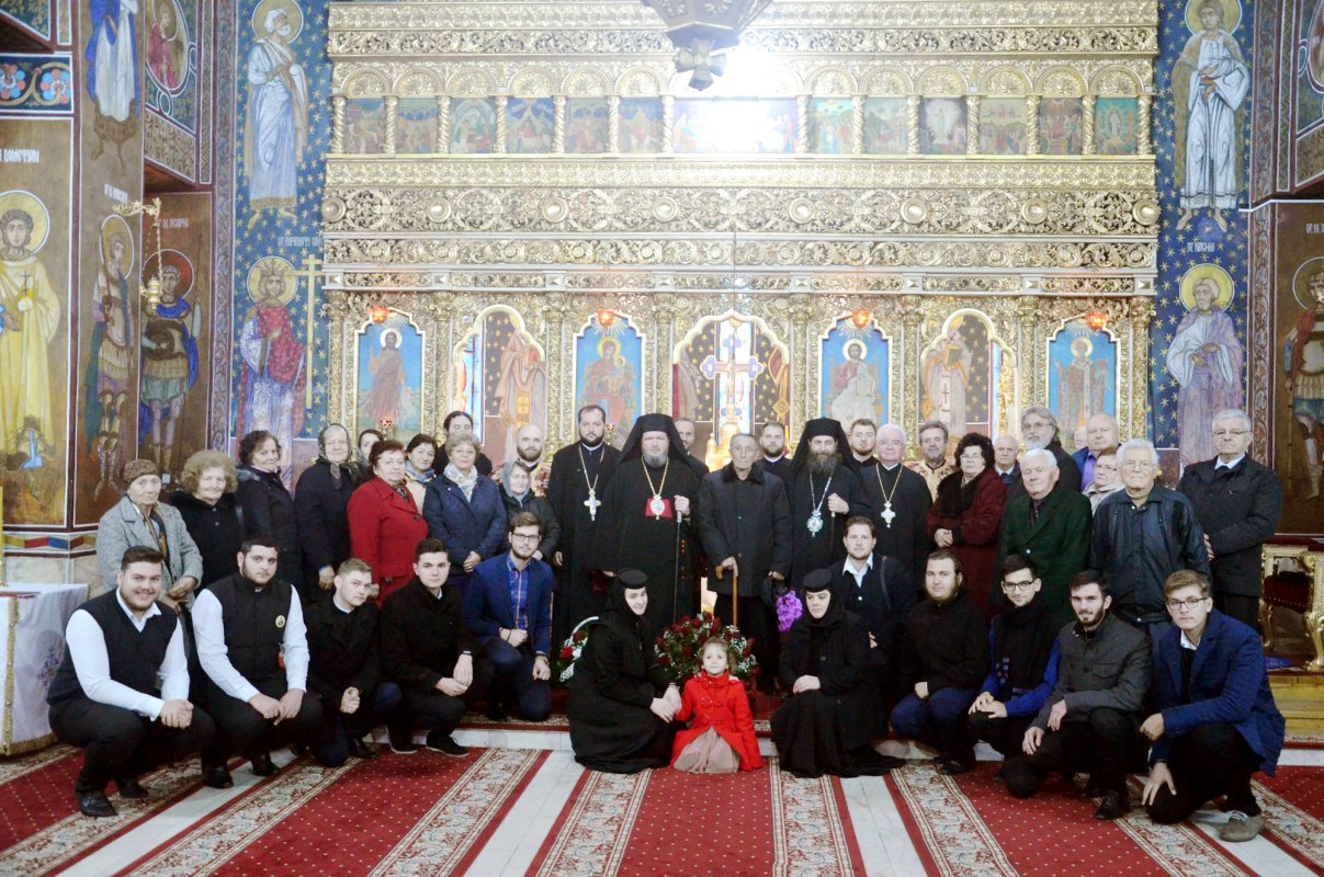 Preasfinţitul Părinte Sofronie a aniversat 50 de ani de viață 28847