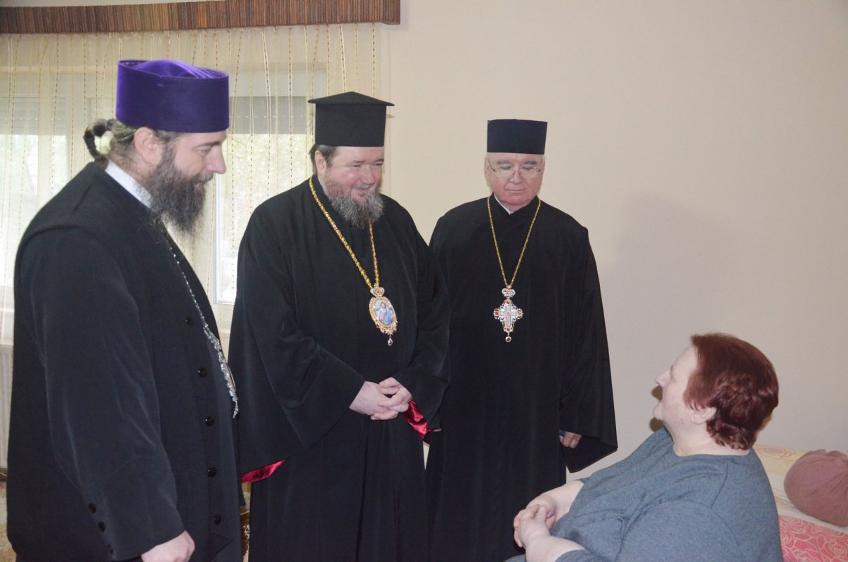 Preasfinţitul Părinte Sofronie a aniversat 50 de ani de viață 28848