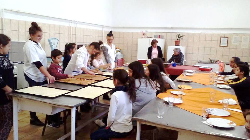 Activităţi interactive în centrele de zi ale Arhiepiscopiei Craiovei 28770