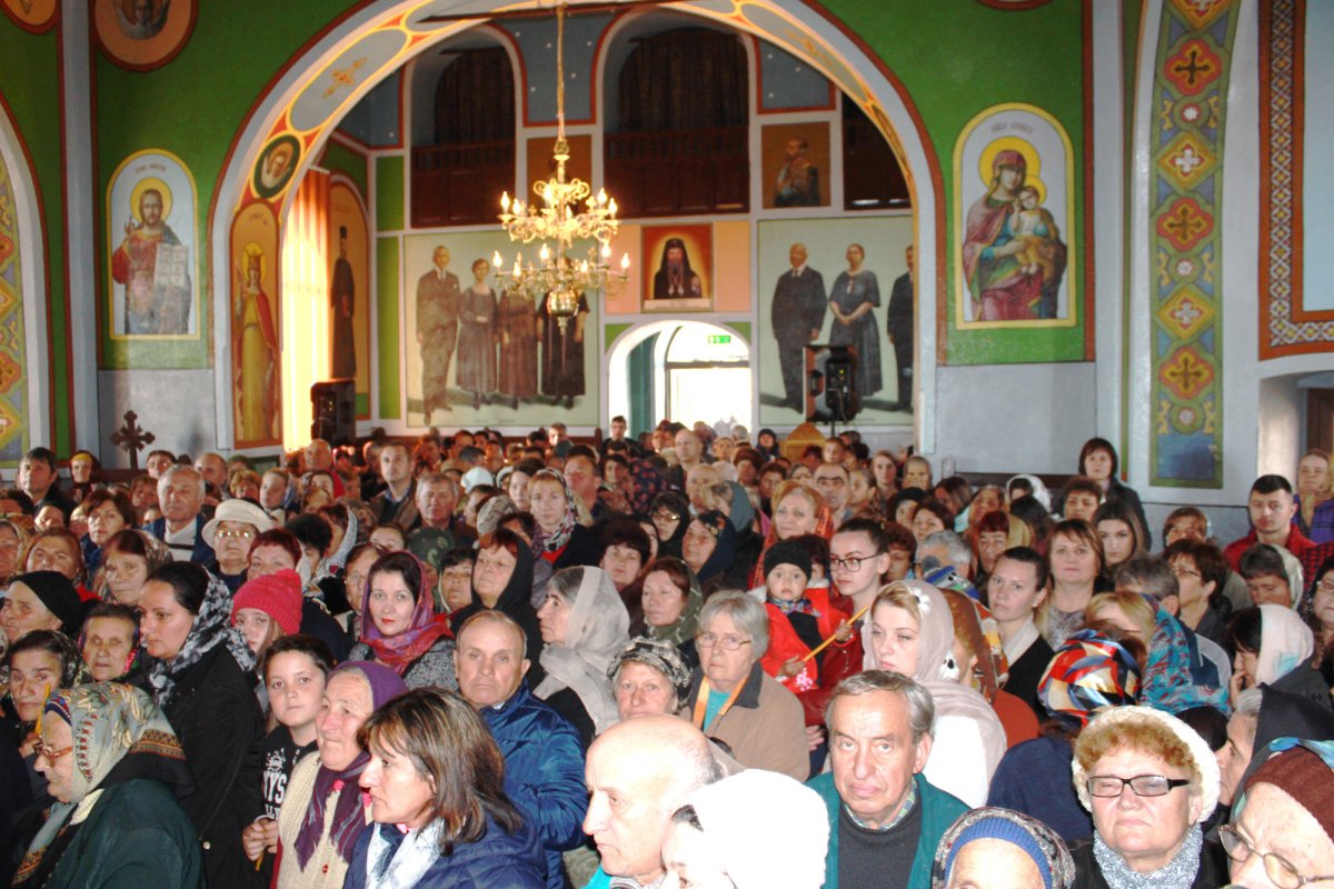 Bucurii duhovniceşti în Parohia Căpreni, Gorj 28766