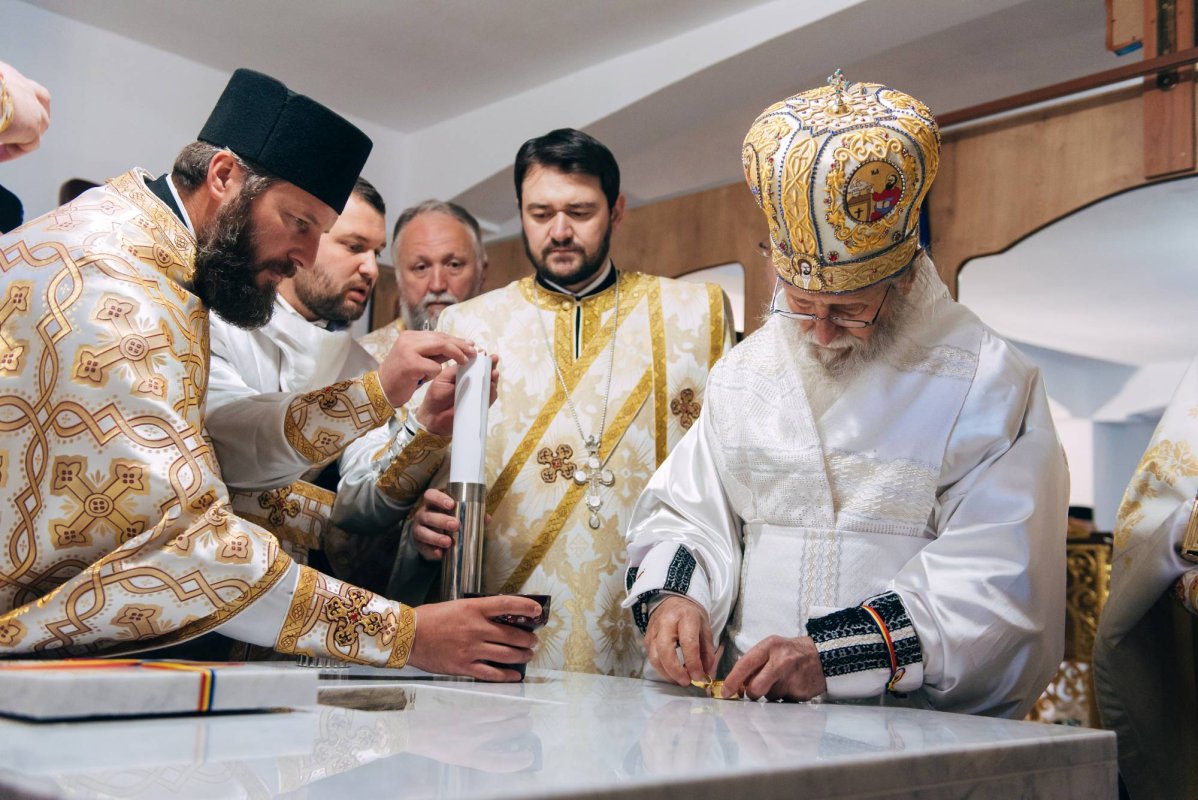 Sfinţire de nou altar la Parohia Straja II 28741