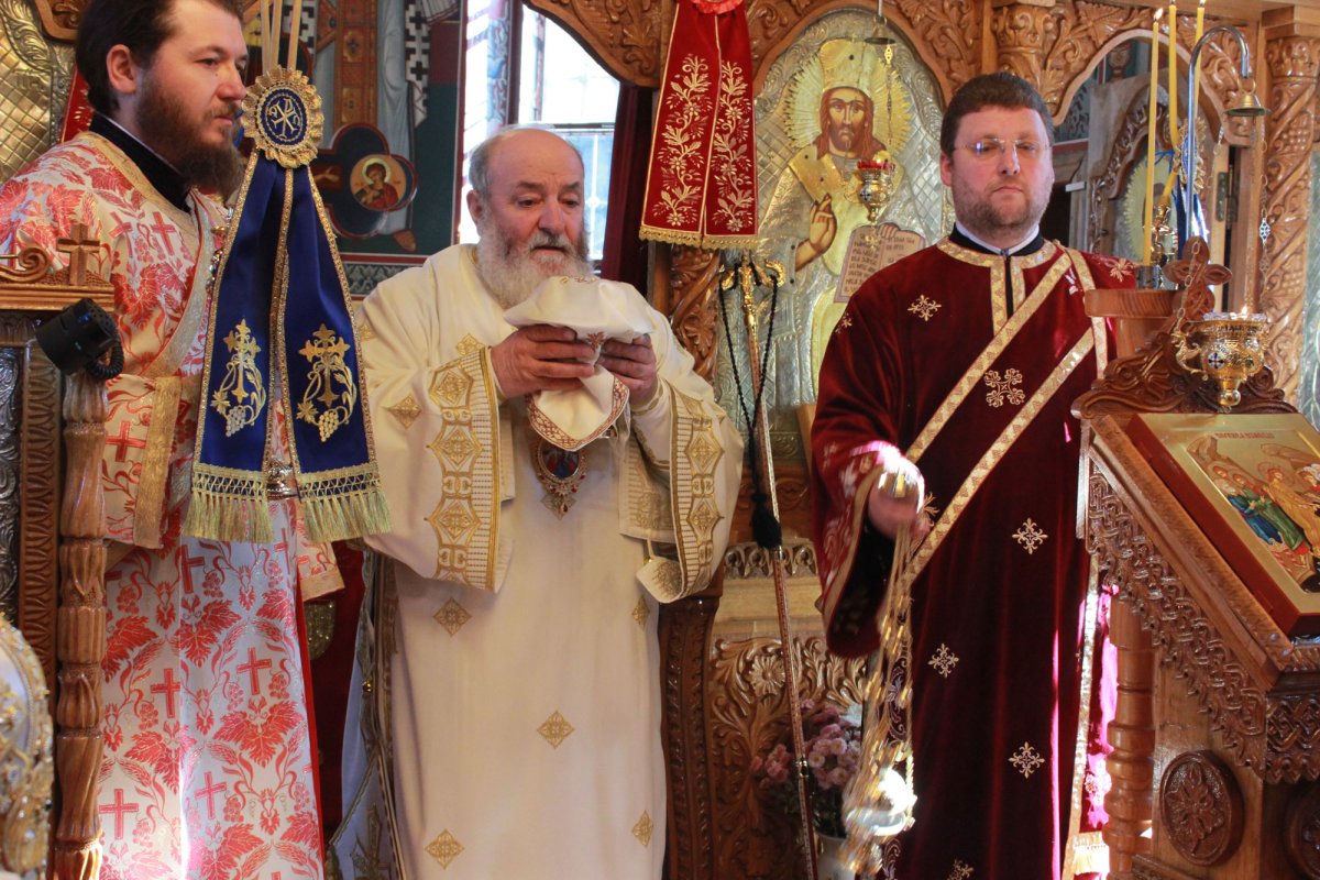 Slujiri arhiereşti în Duminica a 22-a după Rusalii 28751