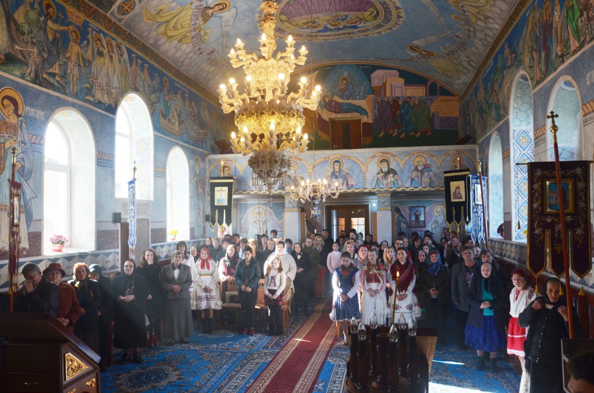 Slujiri arhiereşti în Duminica a 22-a după Rusalii 28761