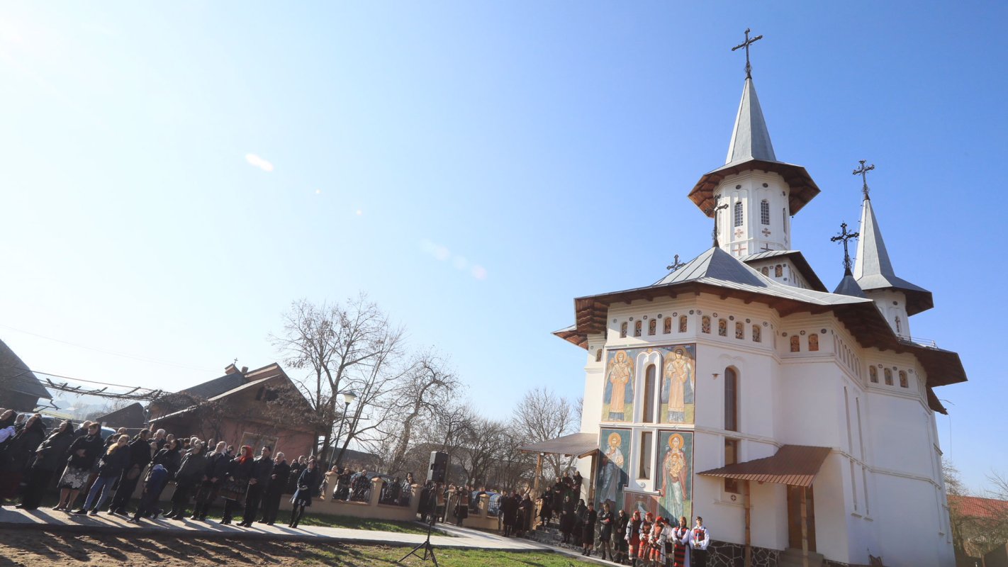 Slujiri arhiereşti în Duminica a 22-a după Rusalii 28762