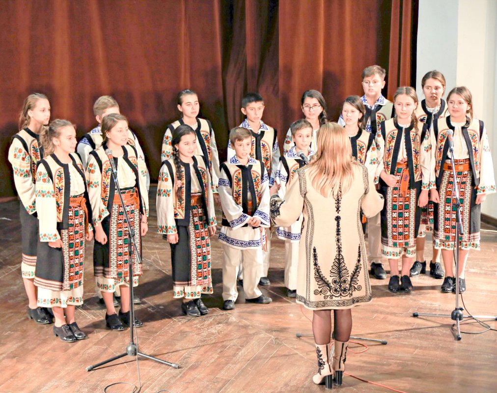 Festivalul-concurs „Maica Domnului - Împărăteasa Cerului şi a Pământului” 28731