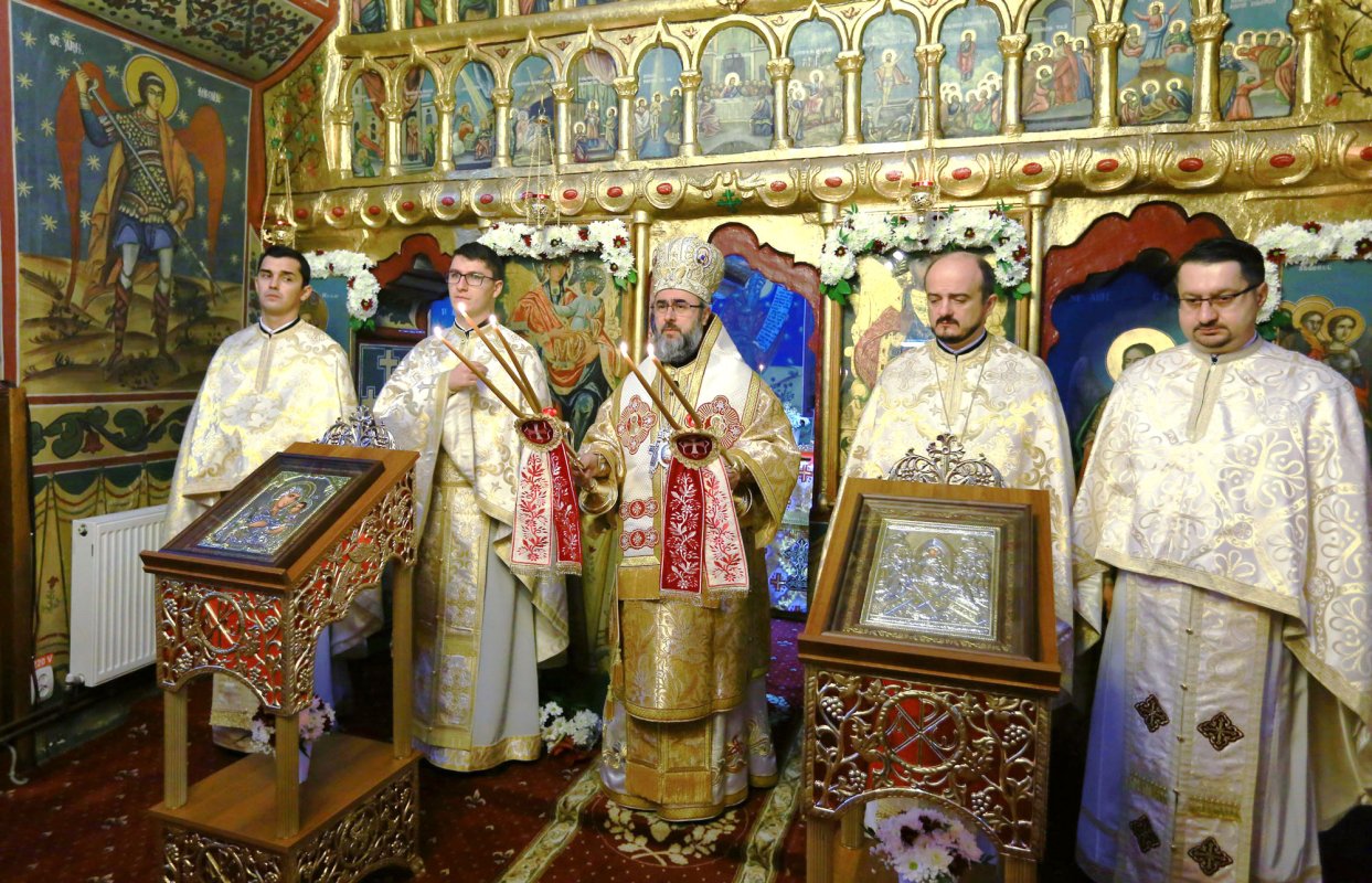 Hramul Bisericii „Sfinții Voievozi” din Râmnicu Sărat 28597