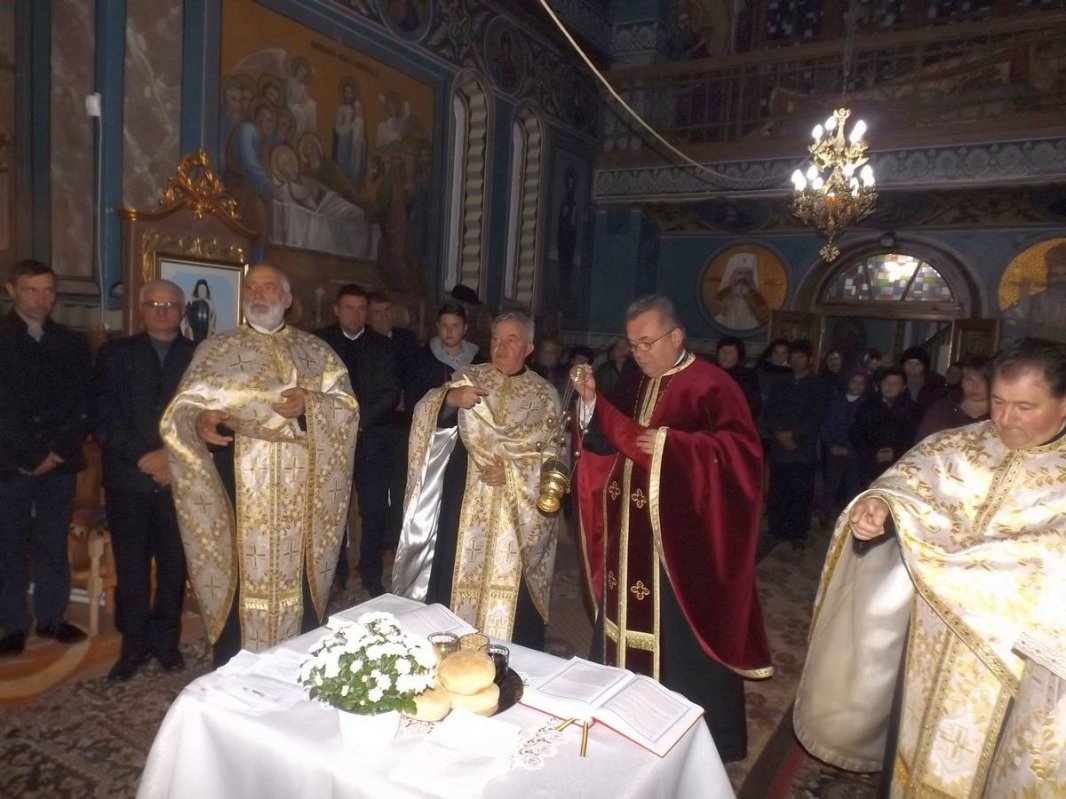 Sfinţii Voievozi, serbaţi în Parohia Ţârdeni, Protopopiatul Buhuşi  28557