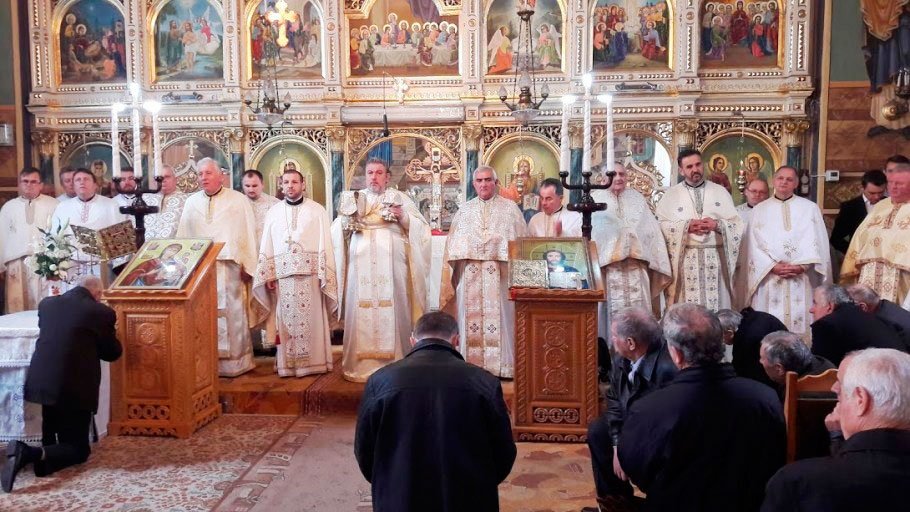 Slujiri arhiereşti şi hramuri de Sfinţii Arhangheli Mihai şi Gavriil 28563