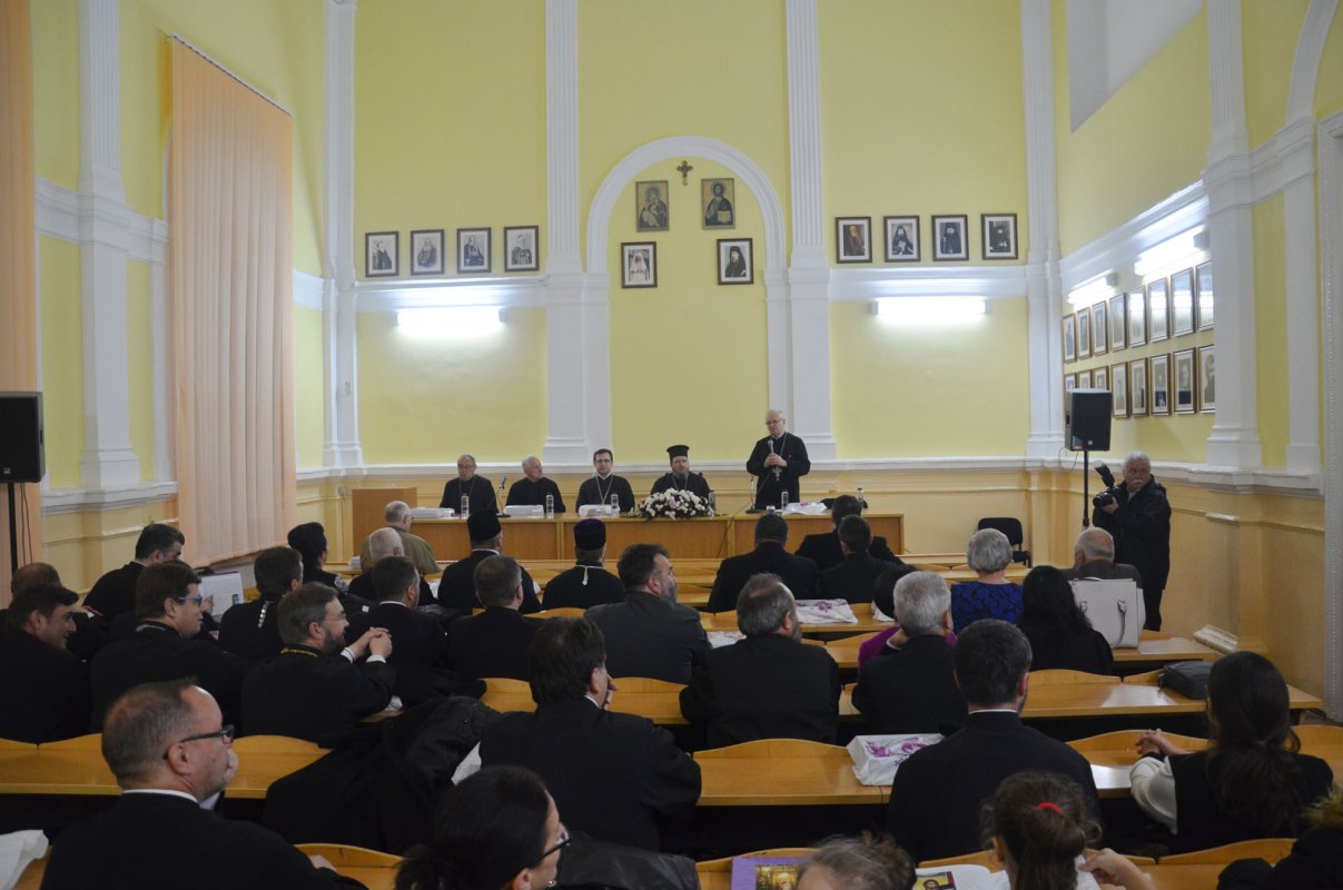 Întâlnire după 20 de ani de la finalizarea studiilor teologice, la Arad 28391