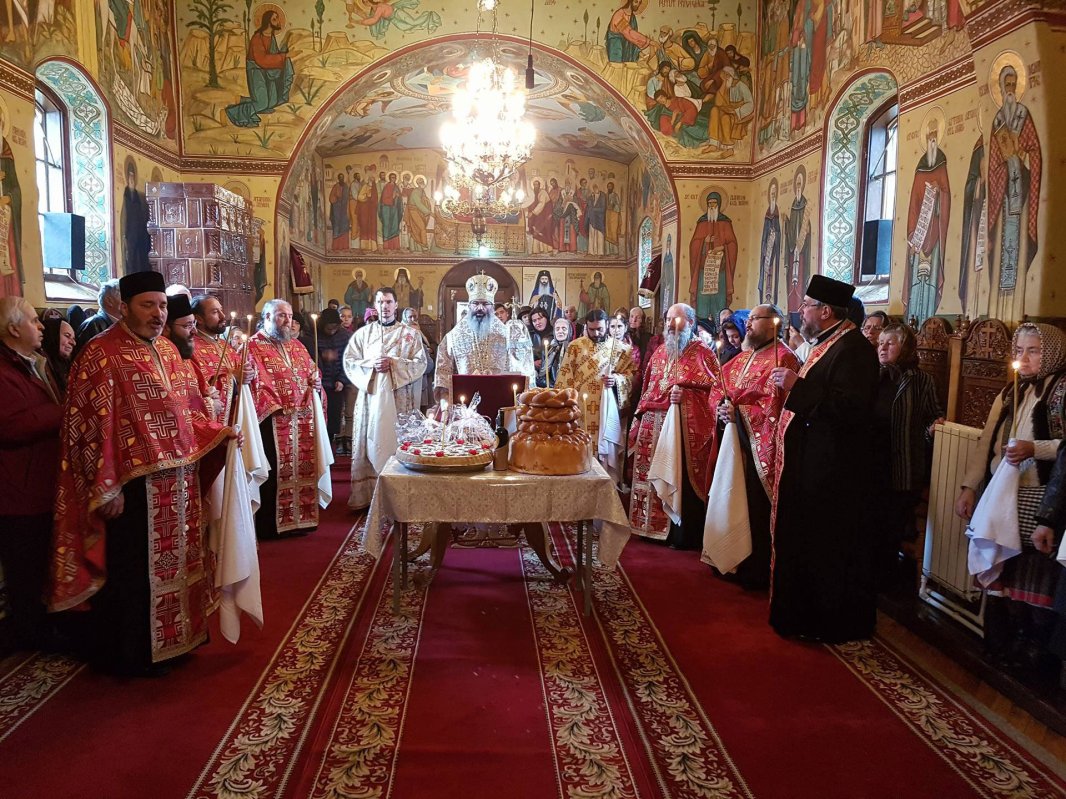 Preasfinţitul Antonie de Orhei a slujit în Parohia Nemţişor 28381