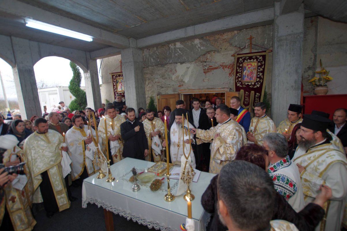 Clopotul din Filia Vaduri, sfinţit de PS Ignatie 28312