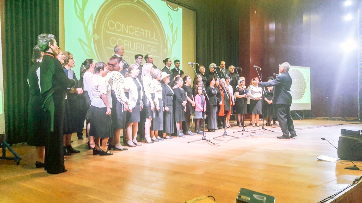 Concert al corurilor parohiale la Ploiești 28349