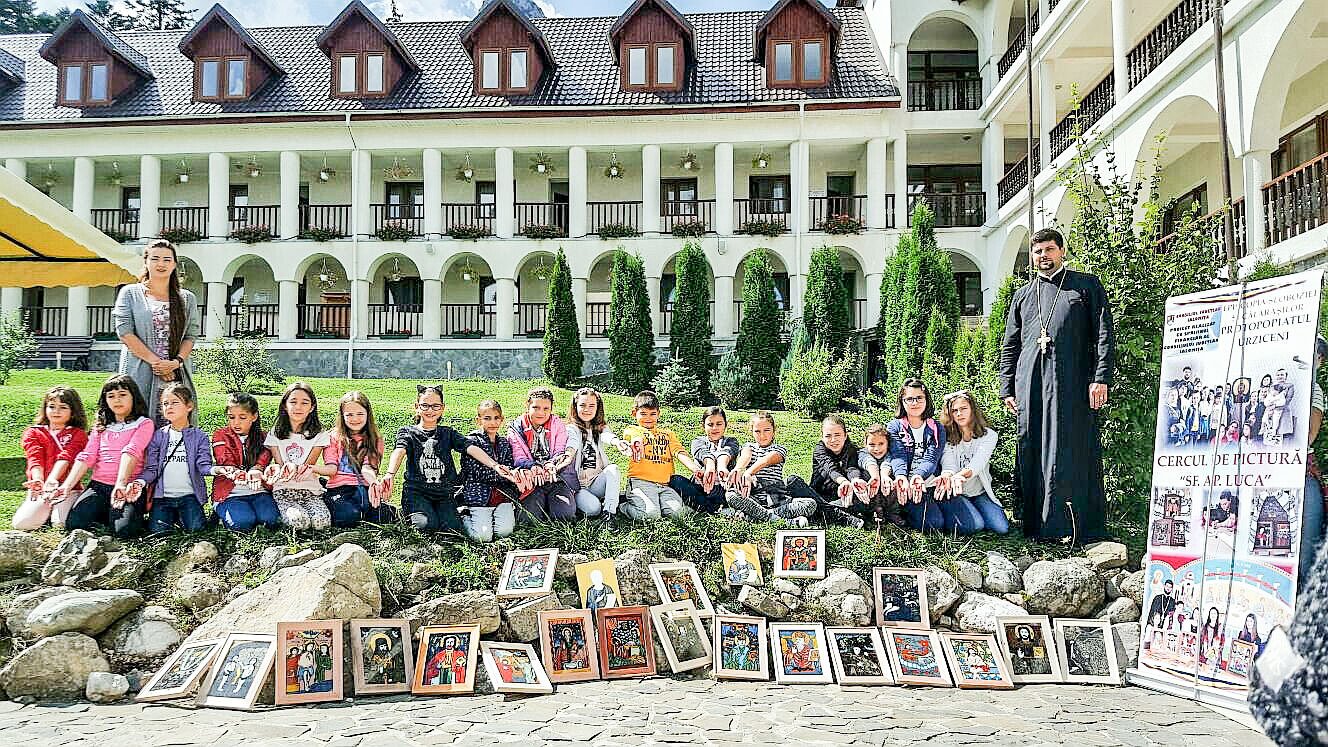 Micii zugravi care bat la porțile cerului 28353